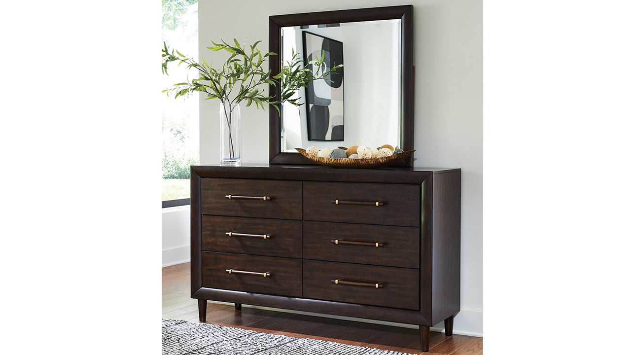 Dantenton King Panel Bed Set