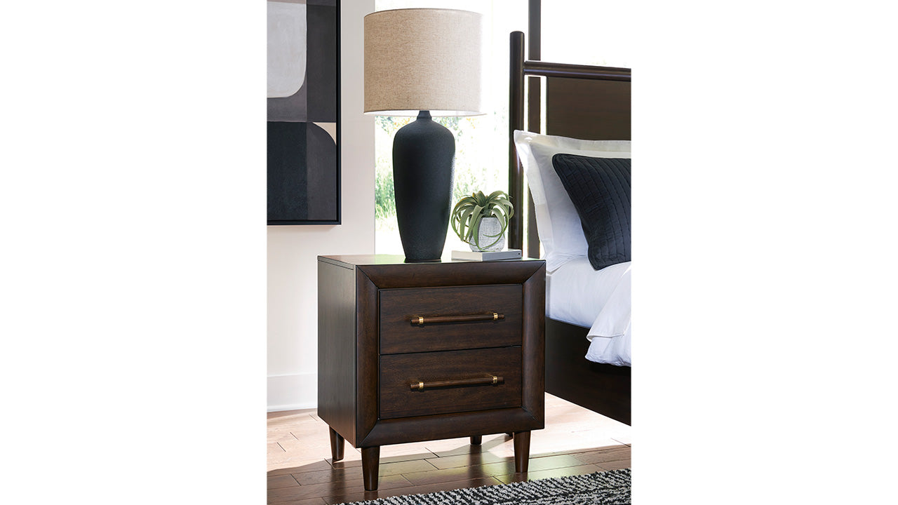 Dantenton King Panel Bed Set