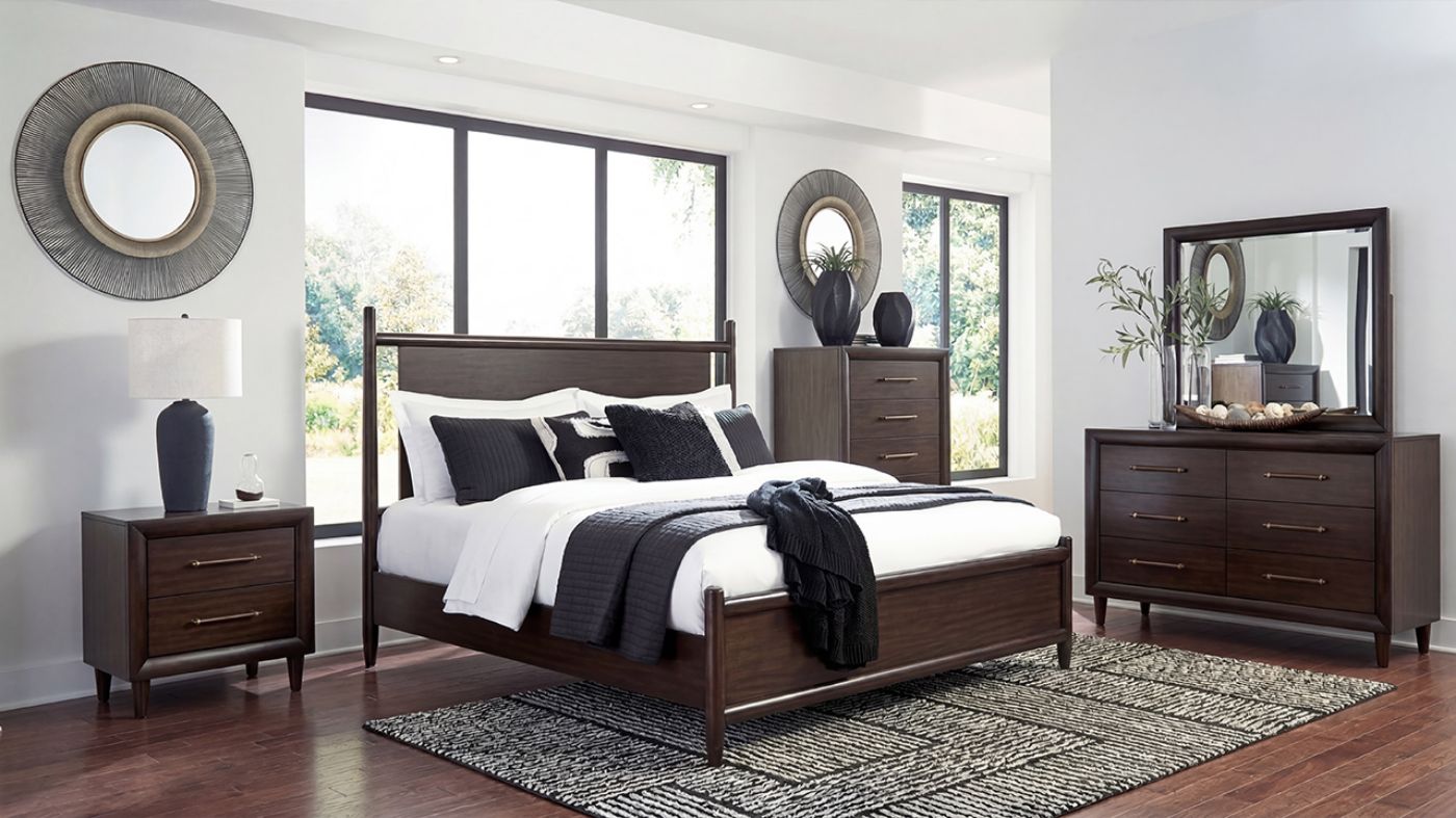 Dantenton King Panel Bed Set
