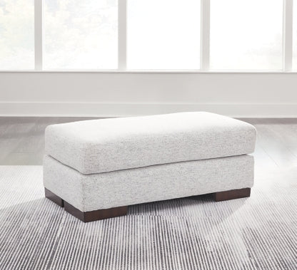 Belvoir Ottoman; Snow