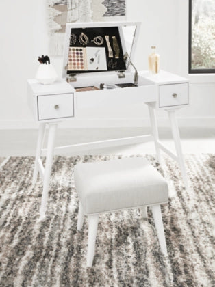 Thadamere Vanity with Stool; White