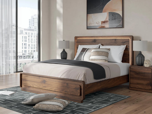 Hollinaze King Panel Bed