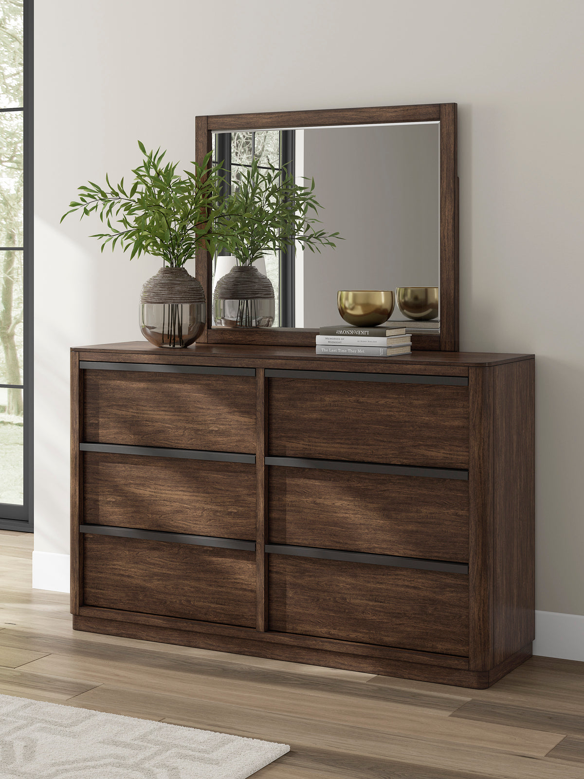 Kendamor Dresser With Mirror