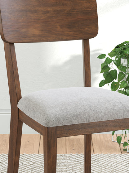 Lyncott Dining Room Table Set