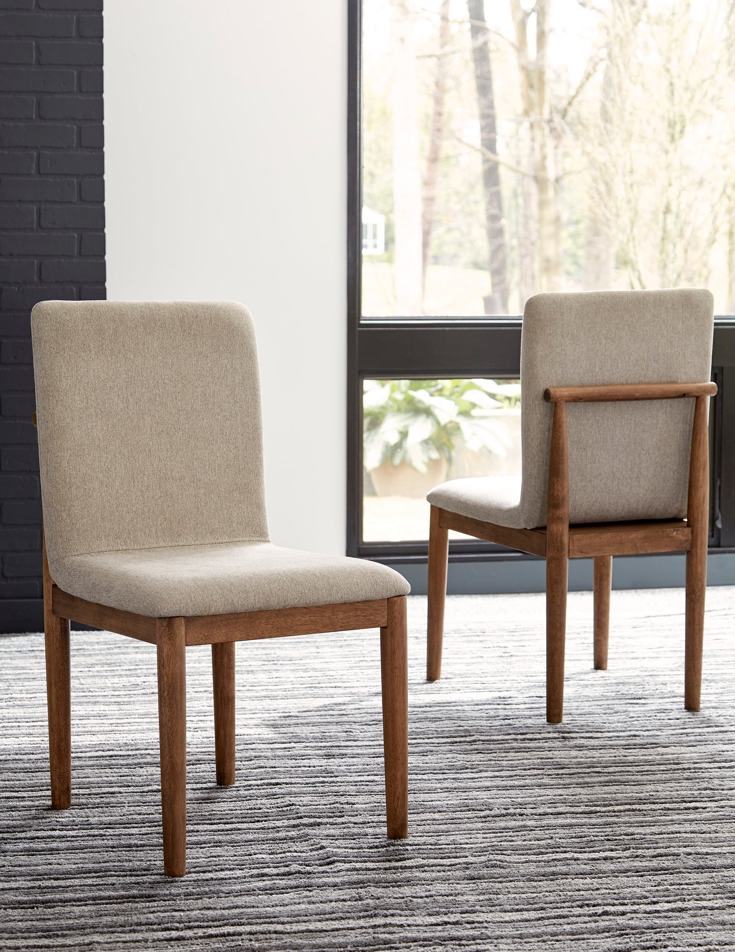 Isanti Dining Table and 4 Chairs