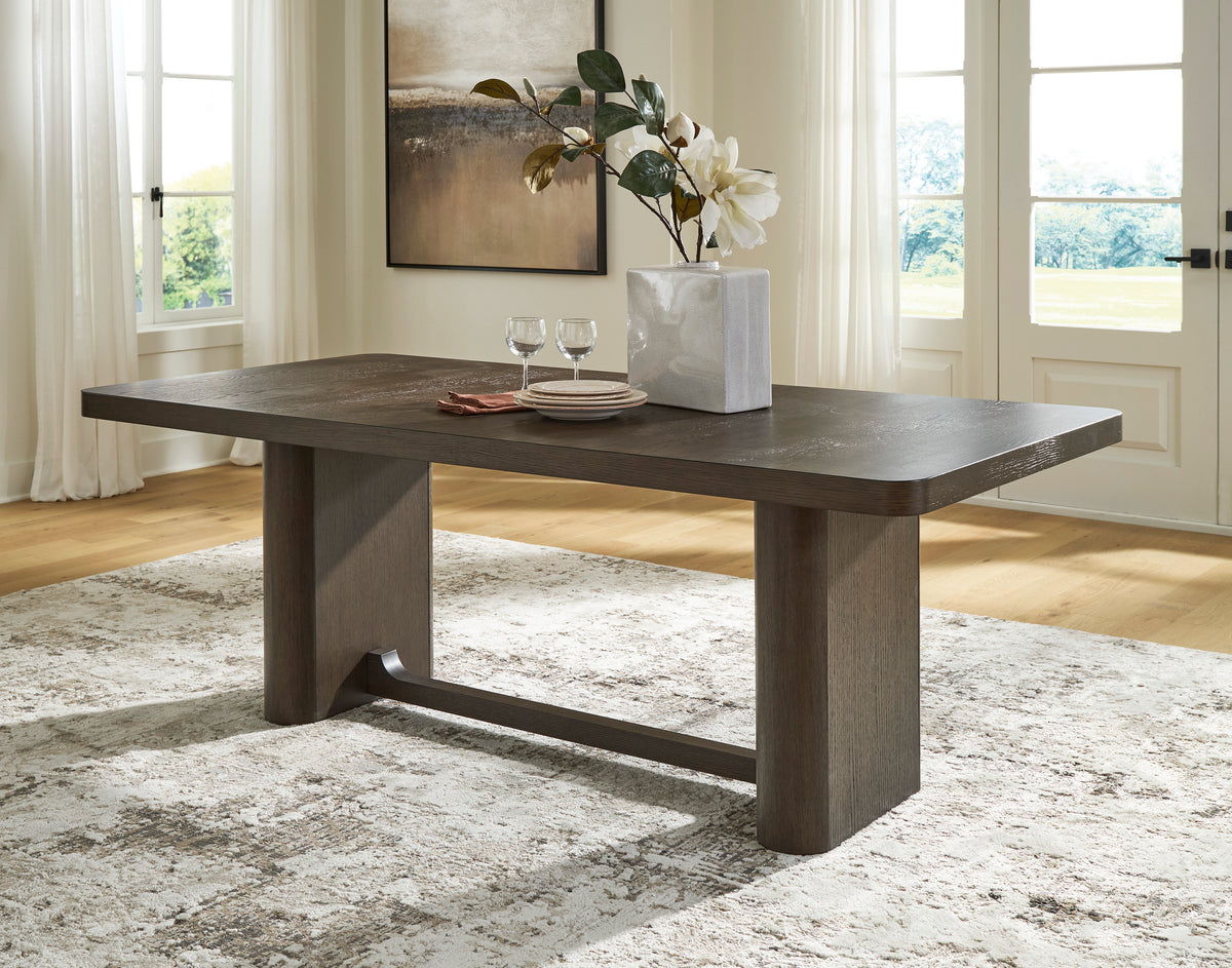Darimore Rectangular Dining Room Table and 6 Chairs