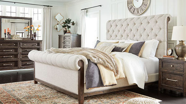 Image 51: Lodenbay King Panel Bed