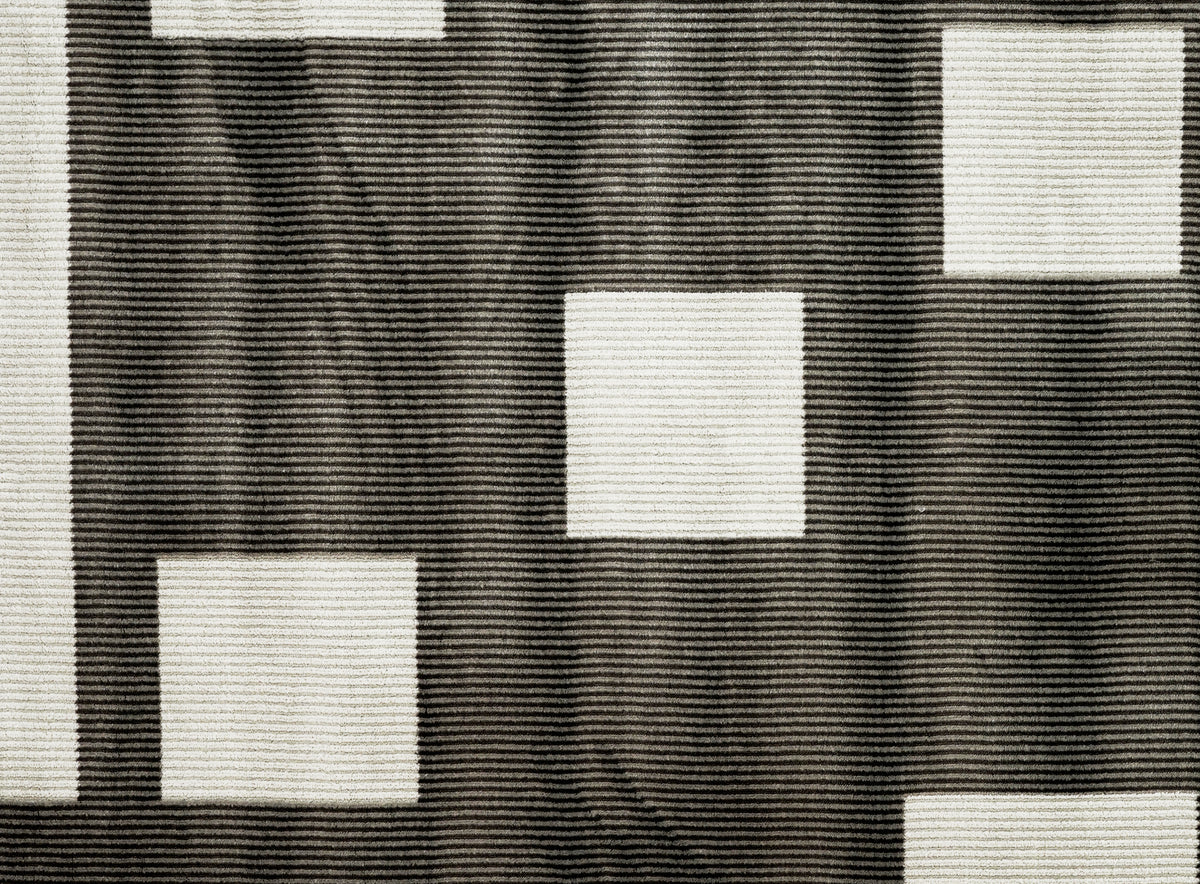 Rug Medium Rug; White/Brown